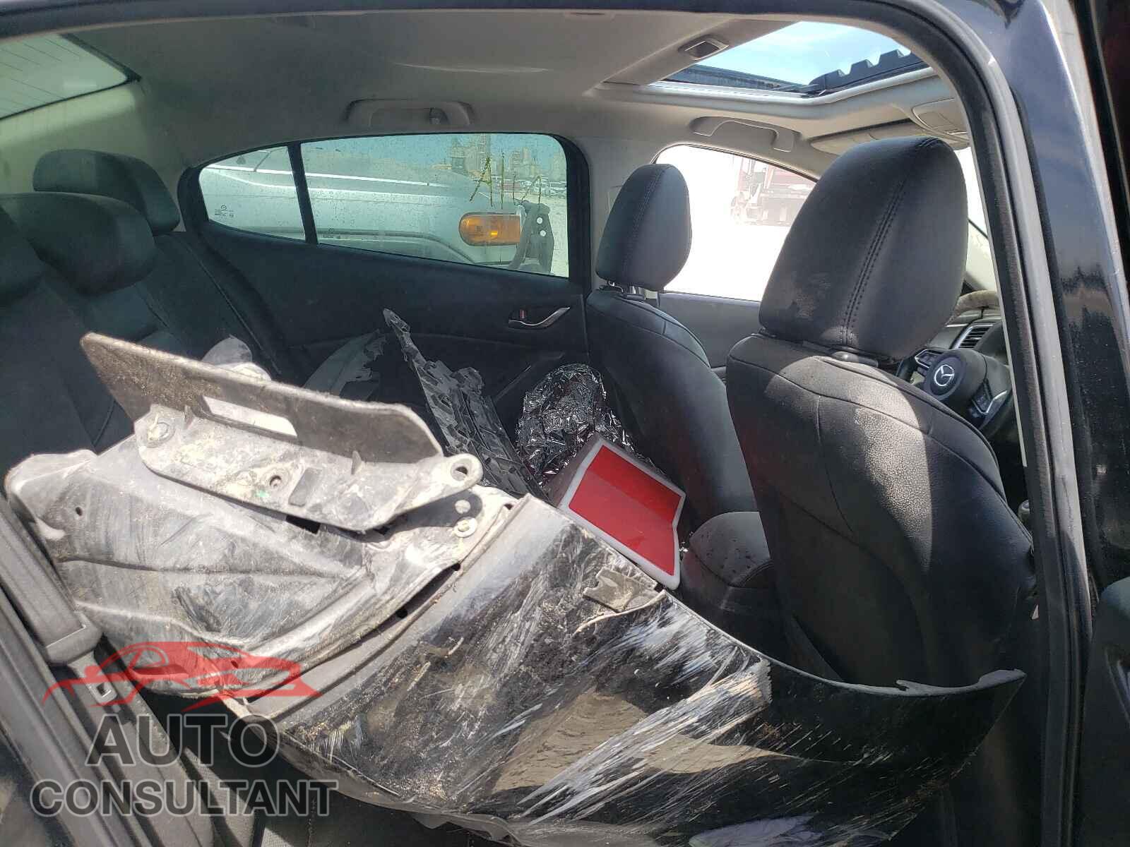 MAZDA 3 2017 - 3MZBN1W32HM153891