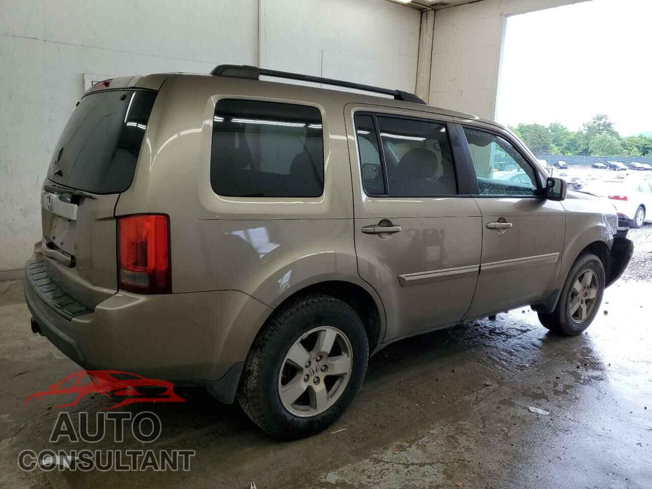 HONDA PILOT 2011 - 5FNYF3H45BB056000