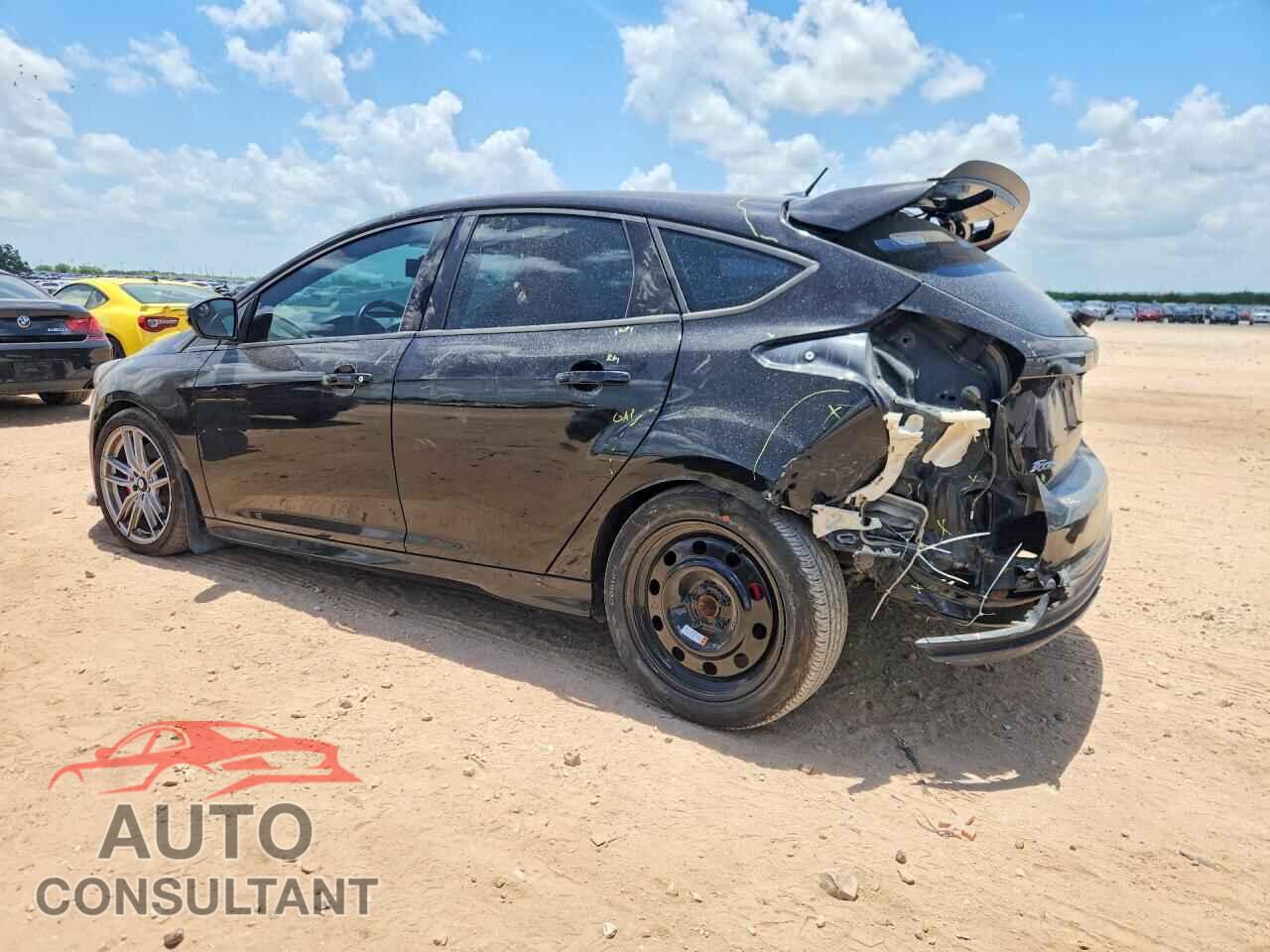 FORD FOCUS 2018 - 1FADP3L91JL332575