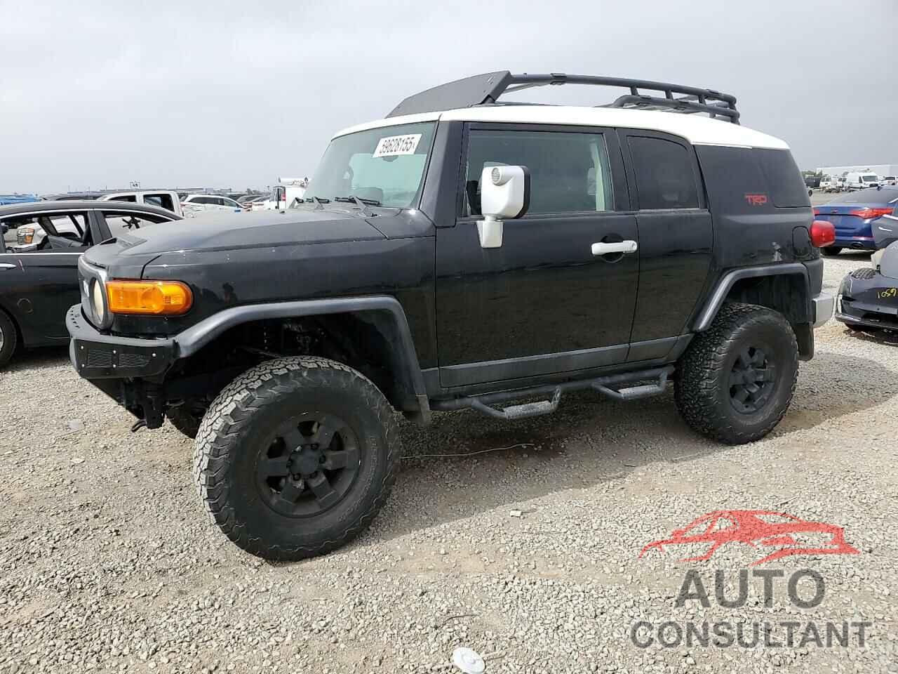 TOYOTA FJ CRUISER 2011 - JTEBU4BFXBK099192