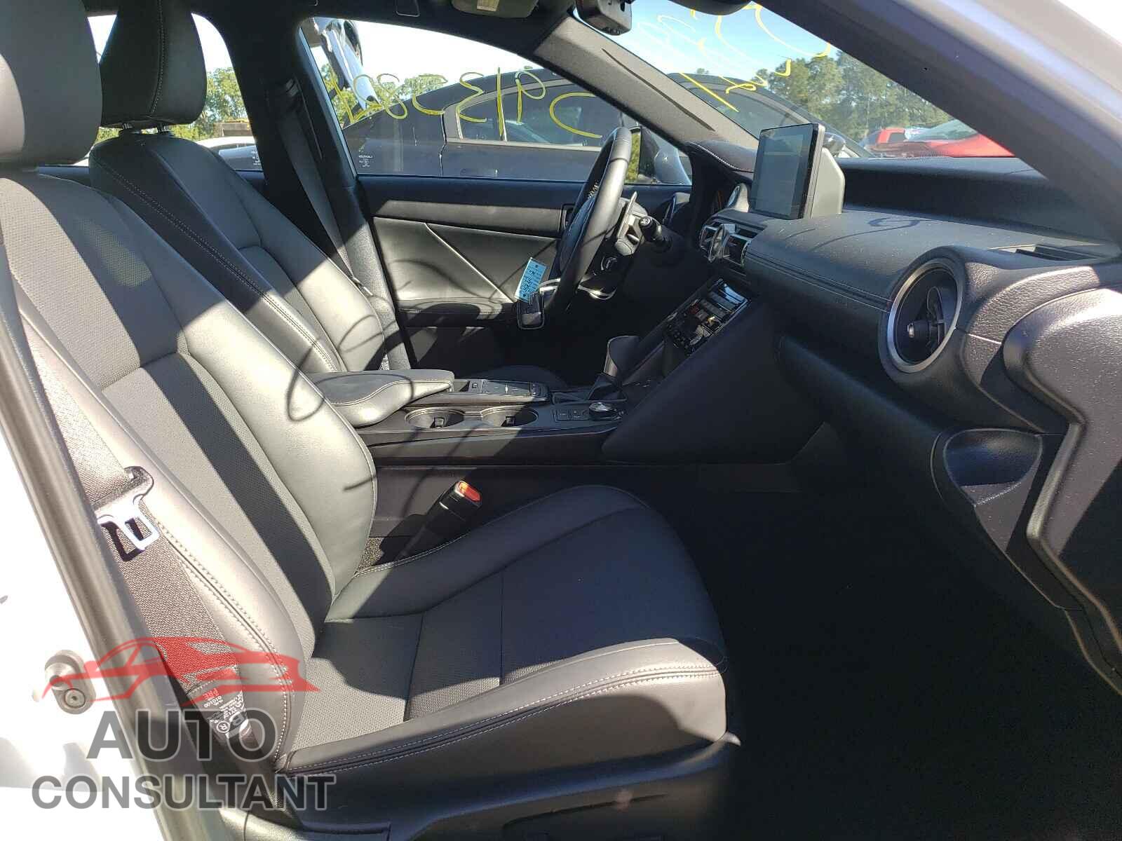 LEXUS IS 2021 - JTHCA1D27M5109817