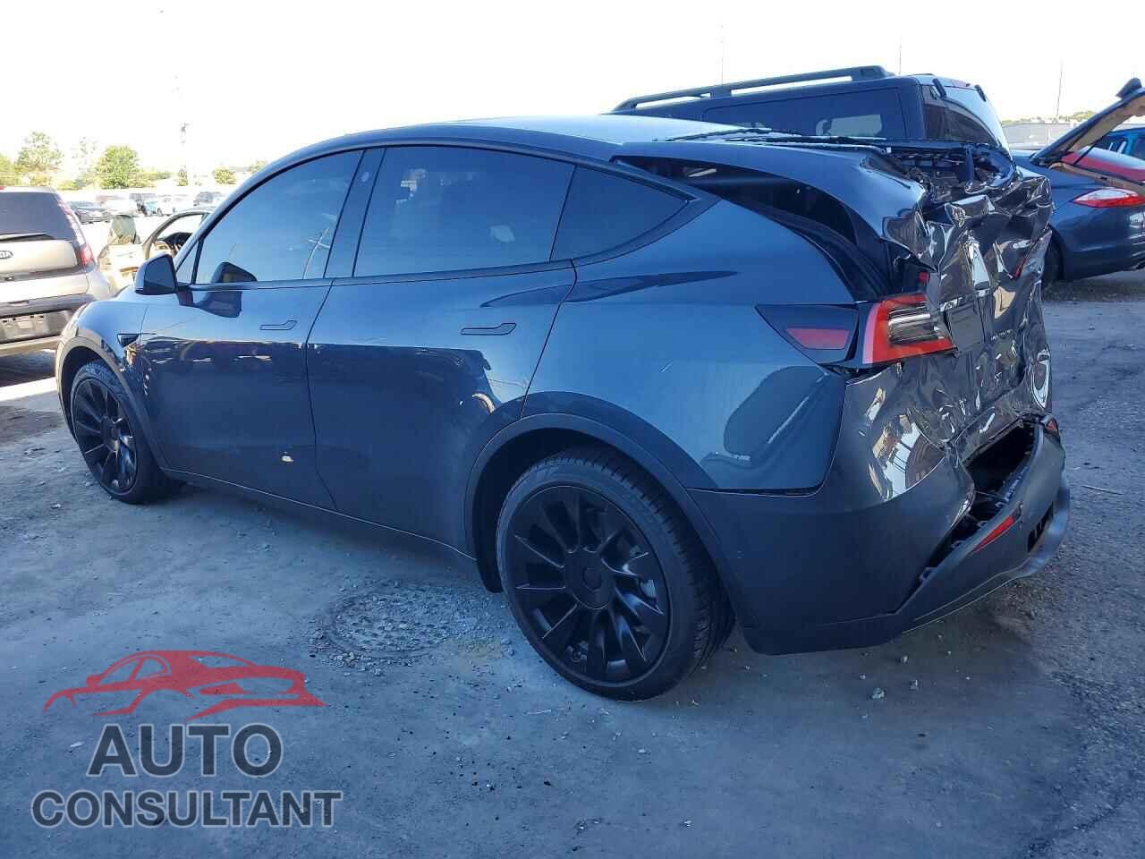 TESLA MODEL Y 2021 - 5YJYGDEE2MF080211