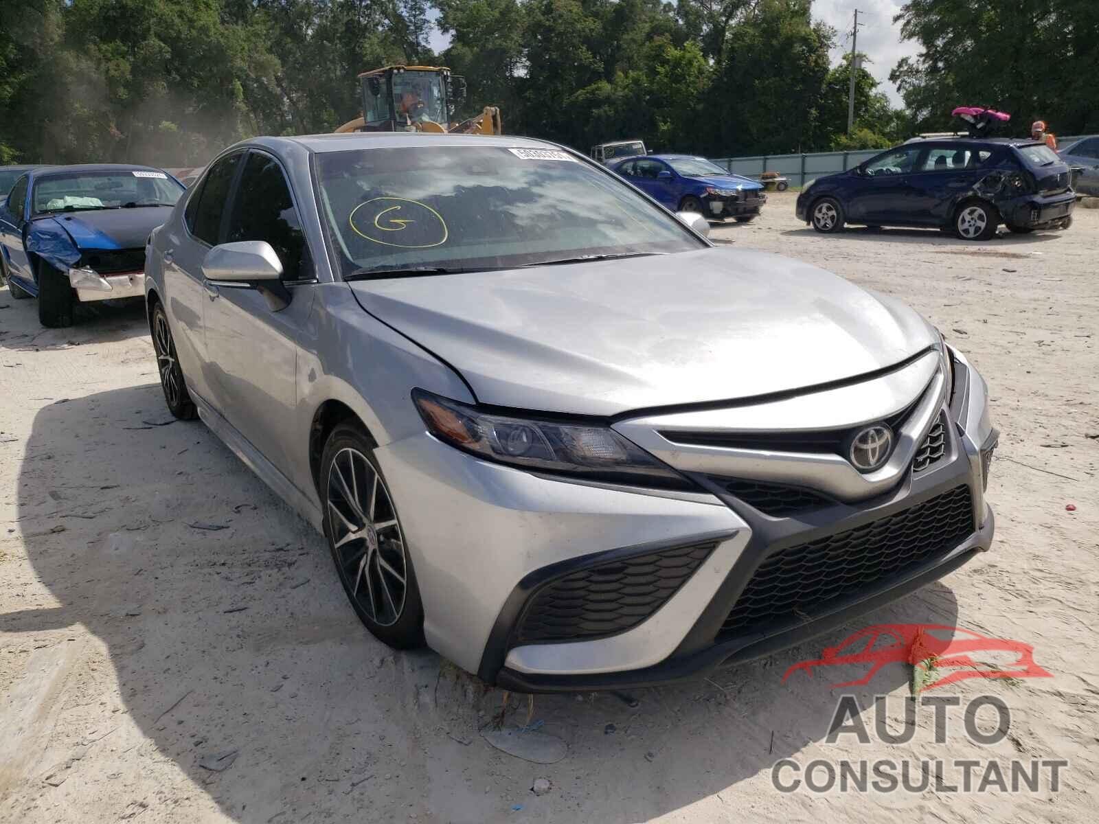 TOYOTA CAMRY 2021 - 4T1G11AK0MU569894