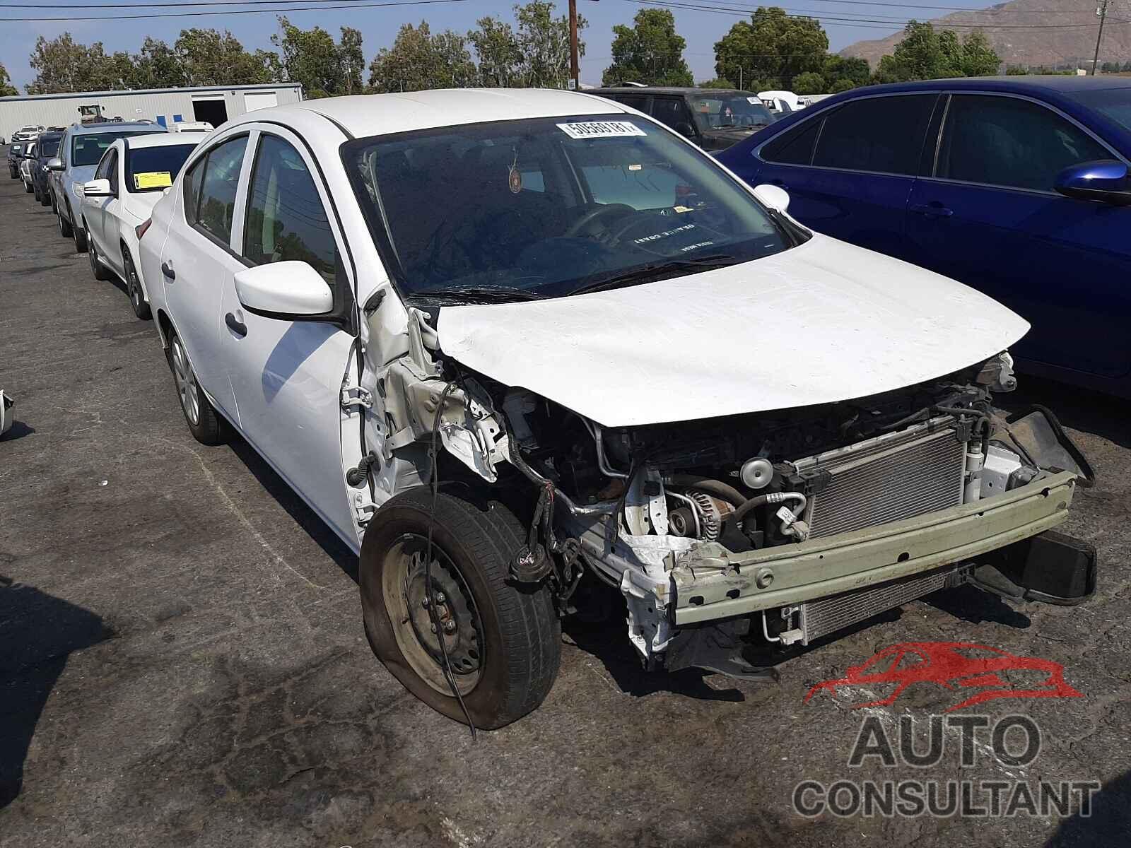 NISSAN VERSA 2017 - 3N1CN7AP8HL882359