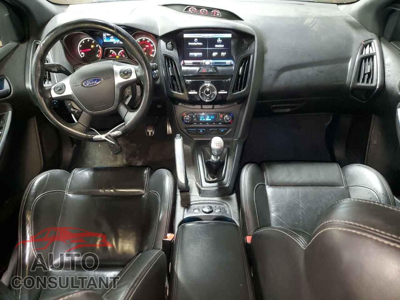 FORD FOCUS 2013 - 1FADP3L96DL379900