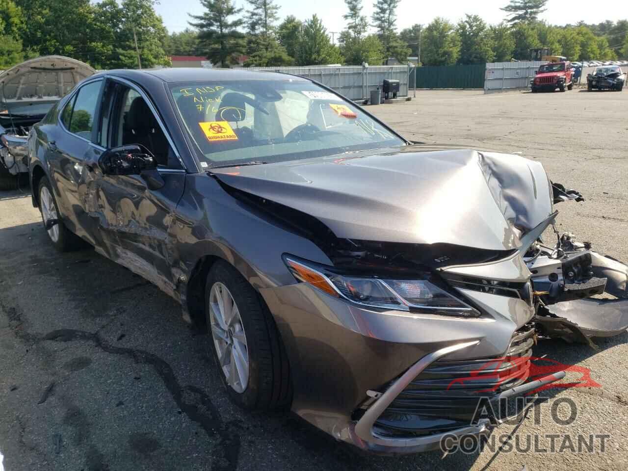 TOYOTA CAMRY 2022 - 4T1C11AK8NU687854