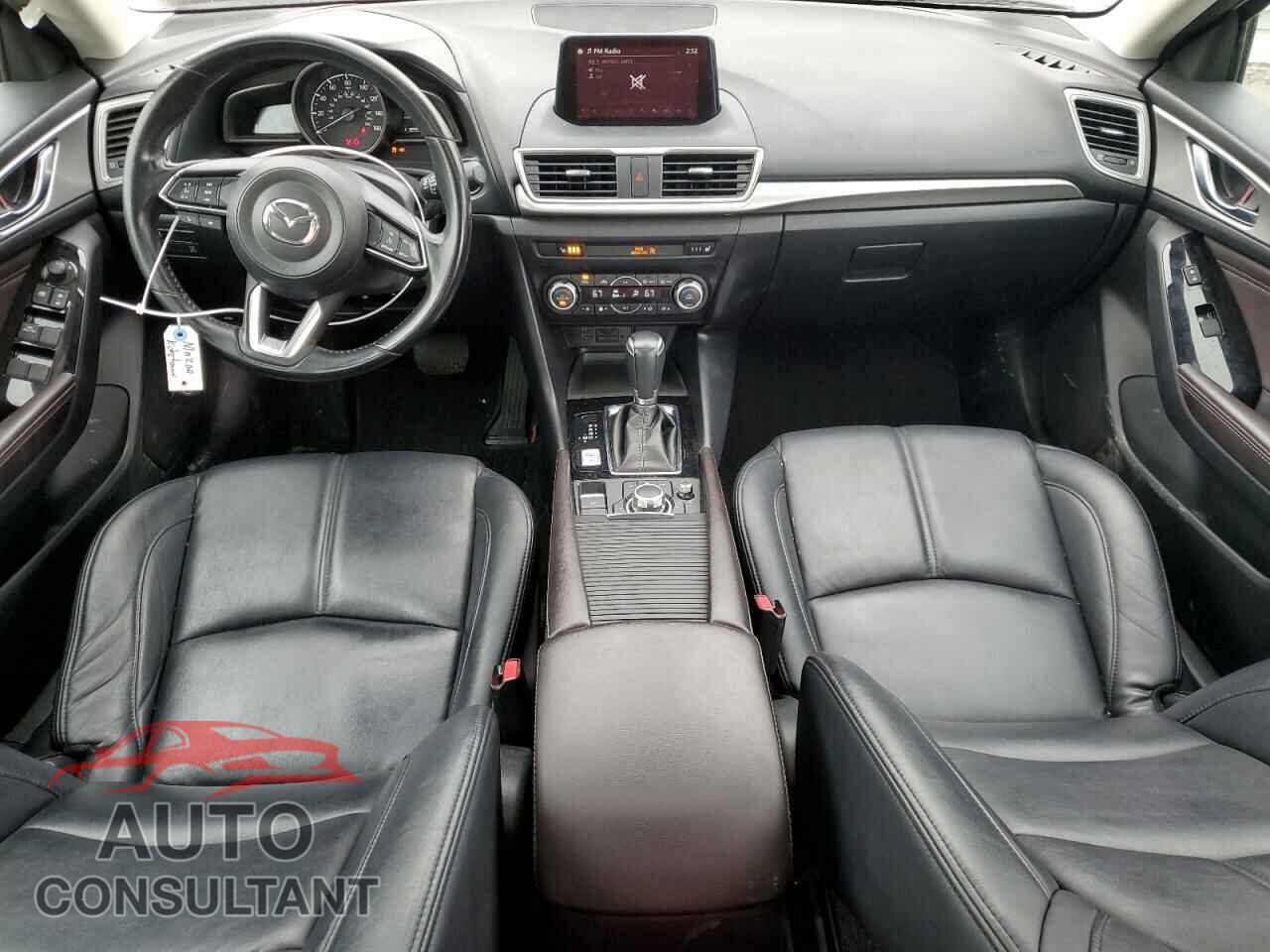 MAZDA 3 2018 - 3MZBN1L32JM167302