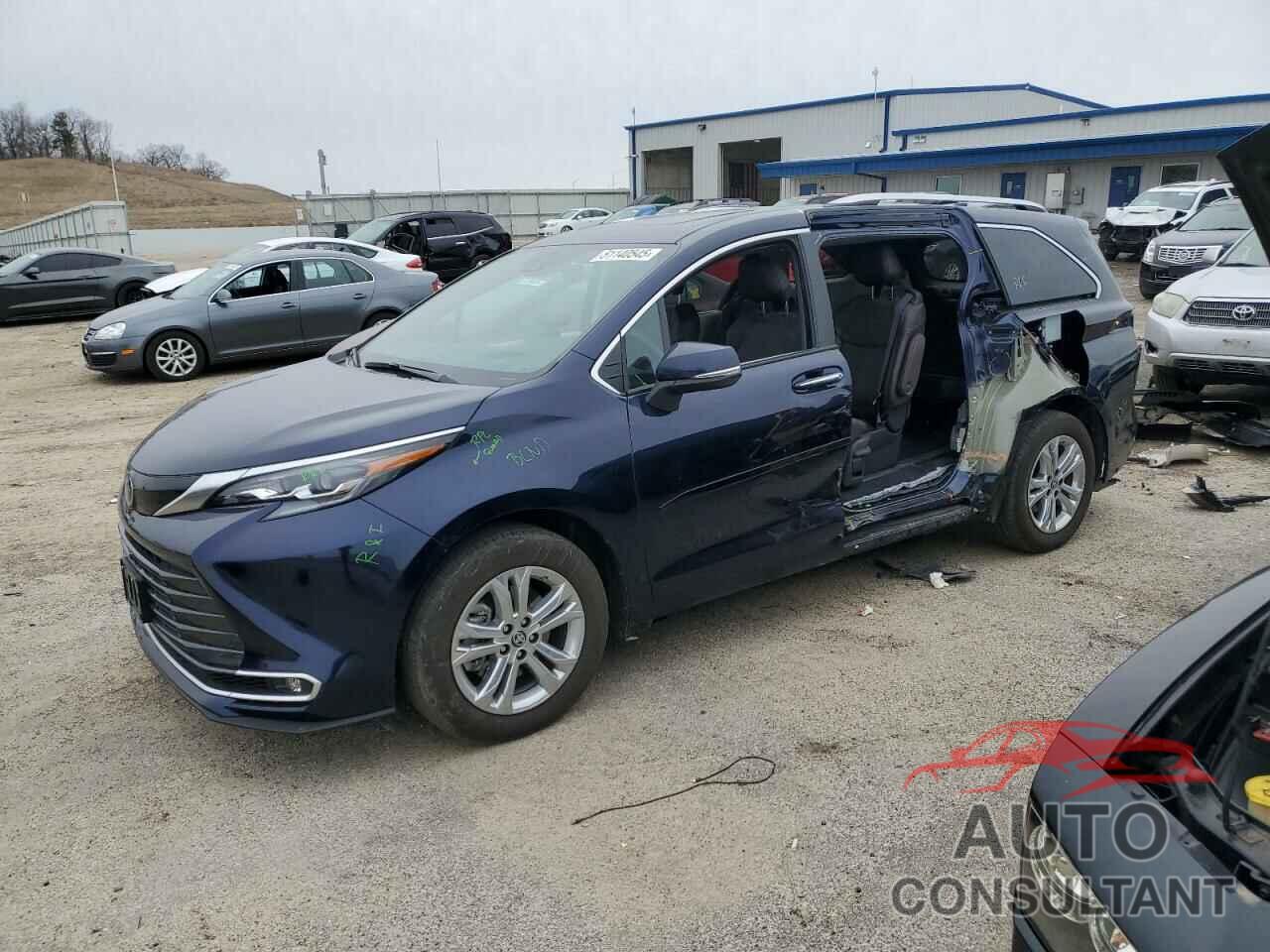TOYOTA SIENNA 2024 - 5TDESKFC1RS111924