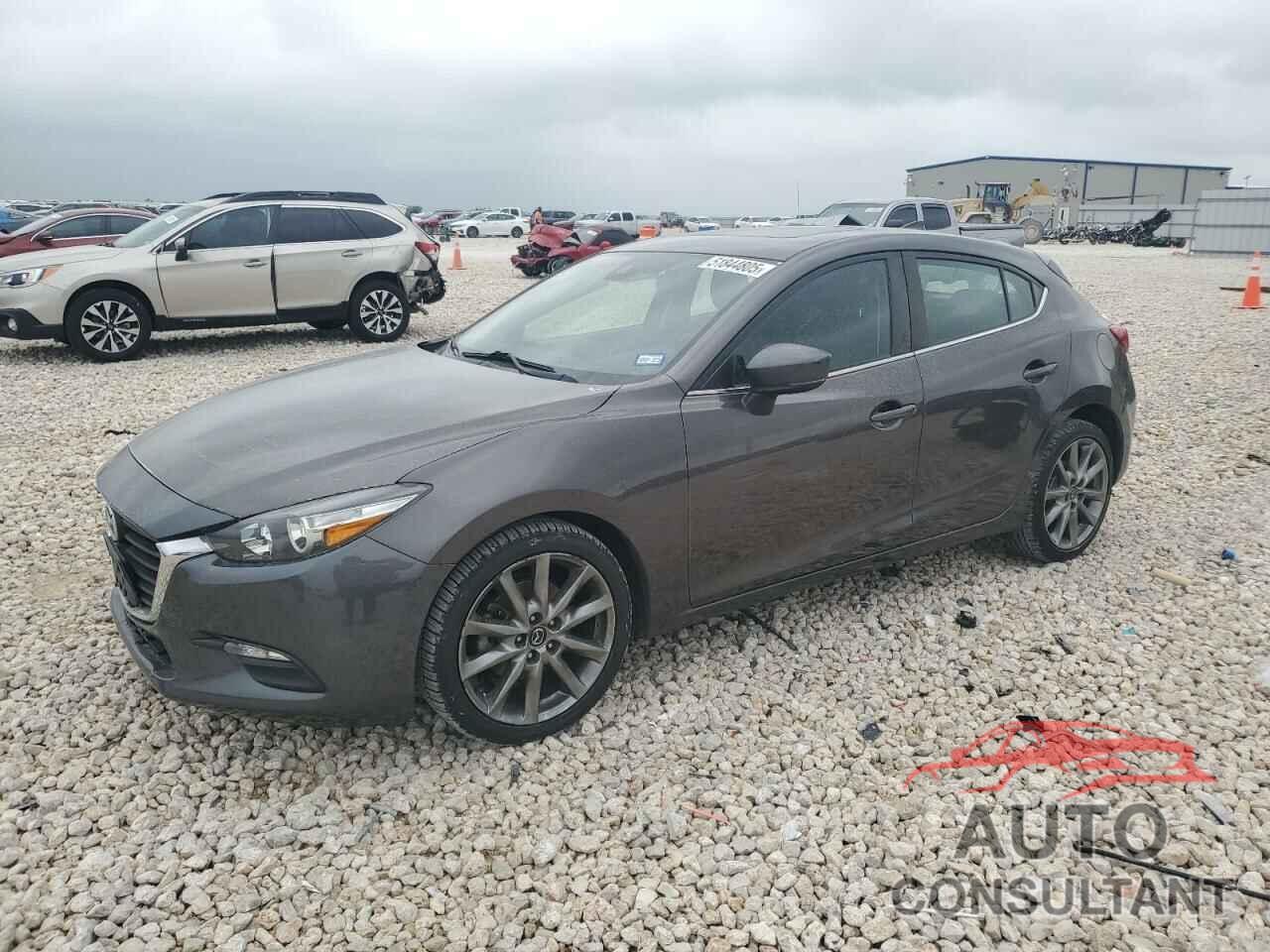 MAZDA 3 2018 - 3MZBN1L33JM238863