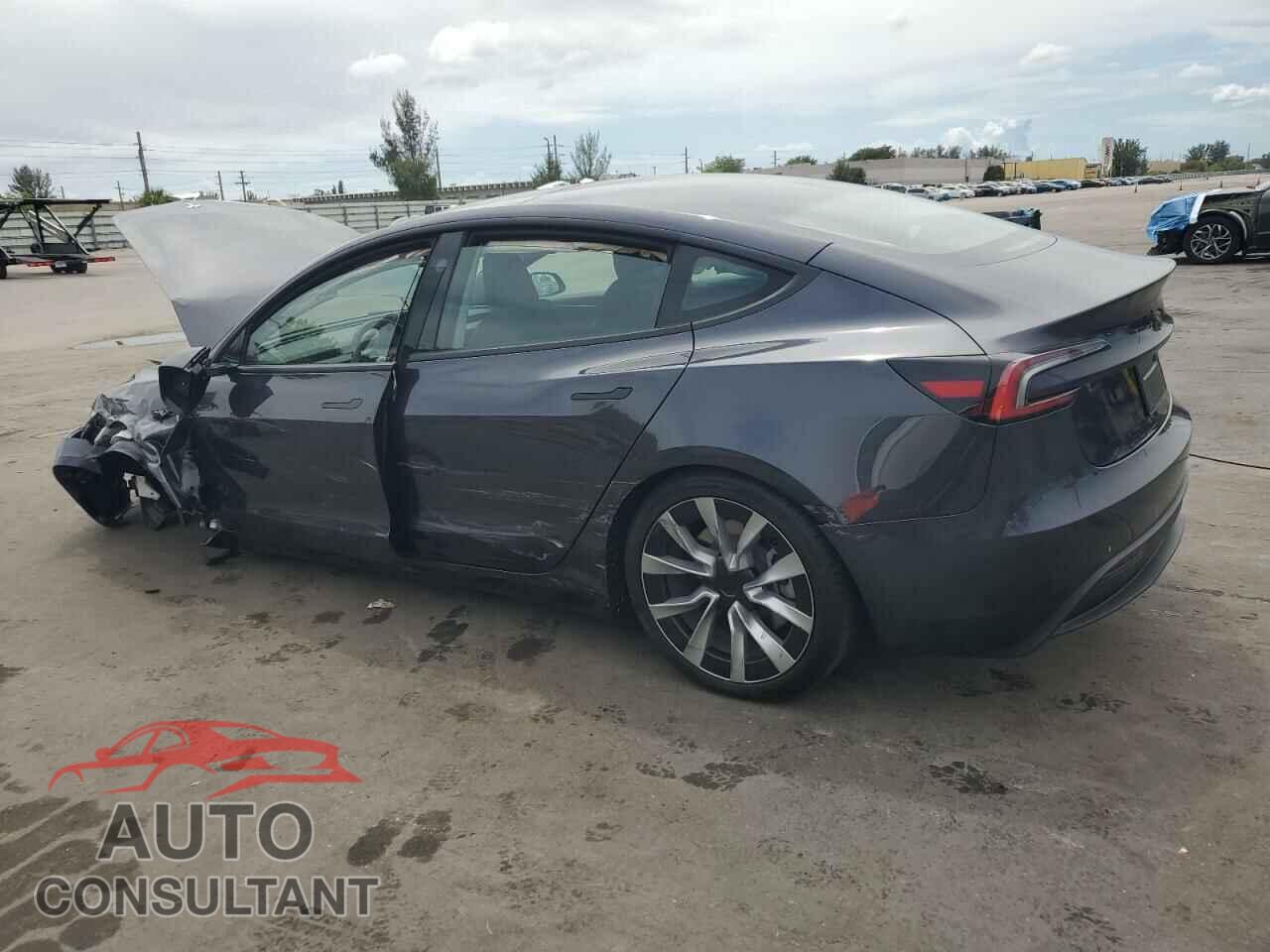 TESLA MODEL 3 2024 - 5YJ3E1EA2RF751539