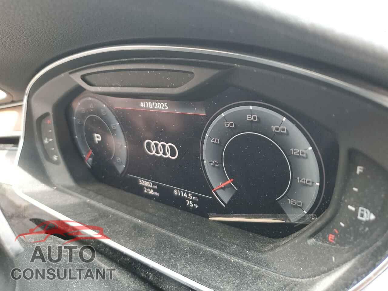 AUDI A8 2019 - WAU8DAF83KN010101