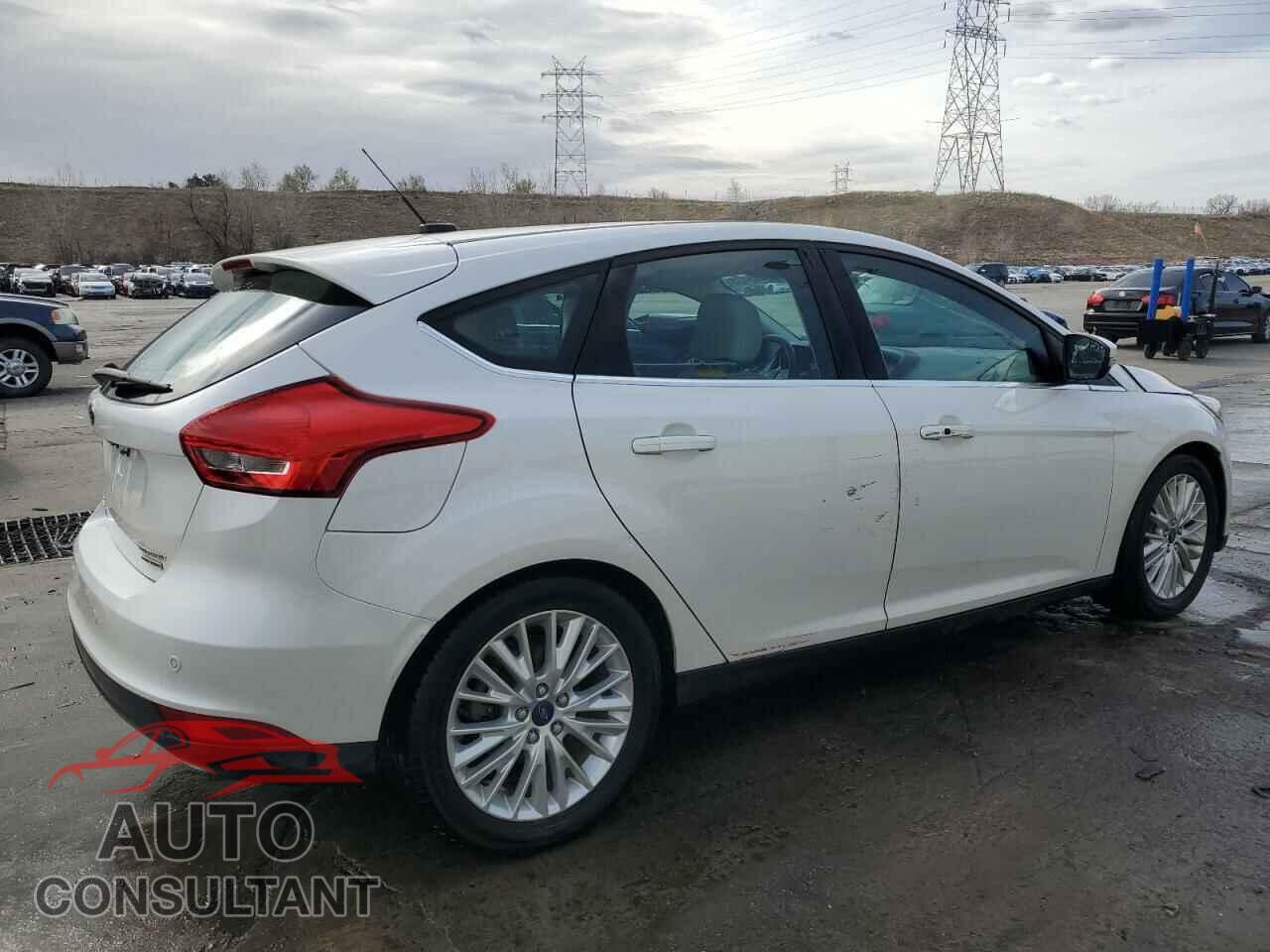 FORD FOCUS 2015 - 1FADP3N26FL255709