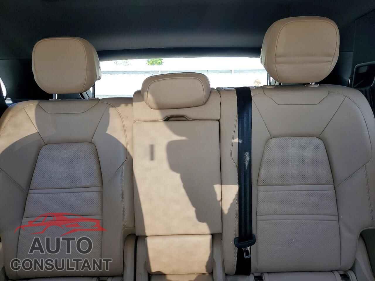 PORSCHE CAYENNE 2019 - WP1AA2AY9KDA06830
