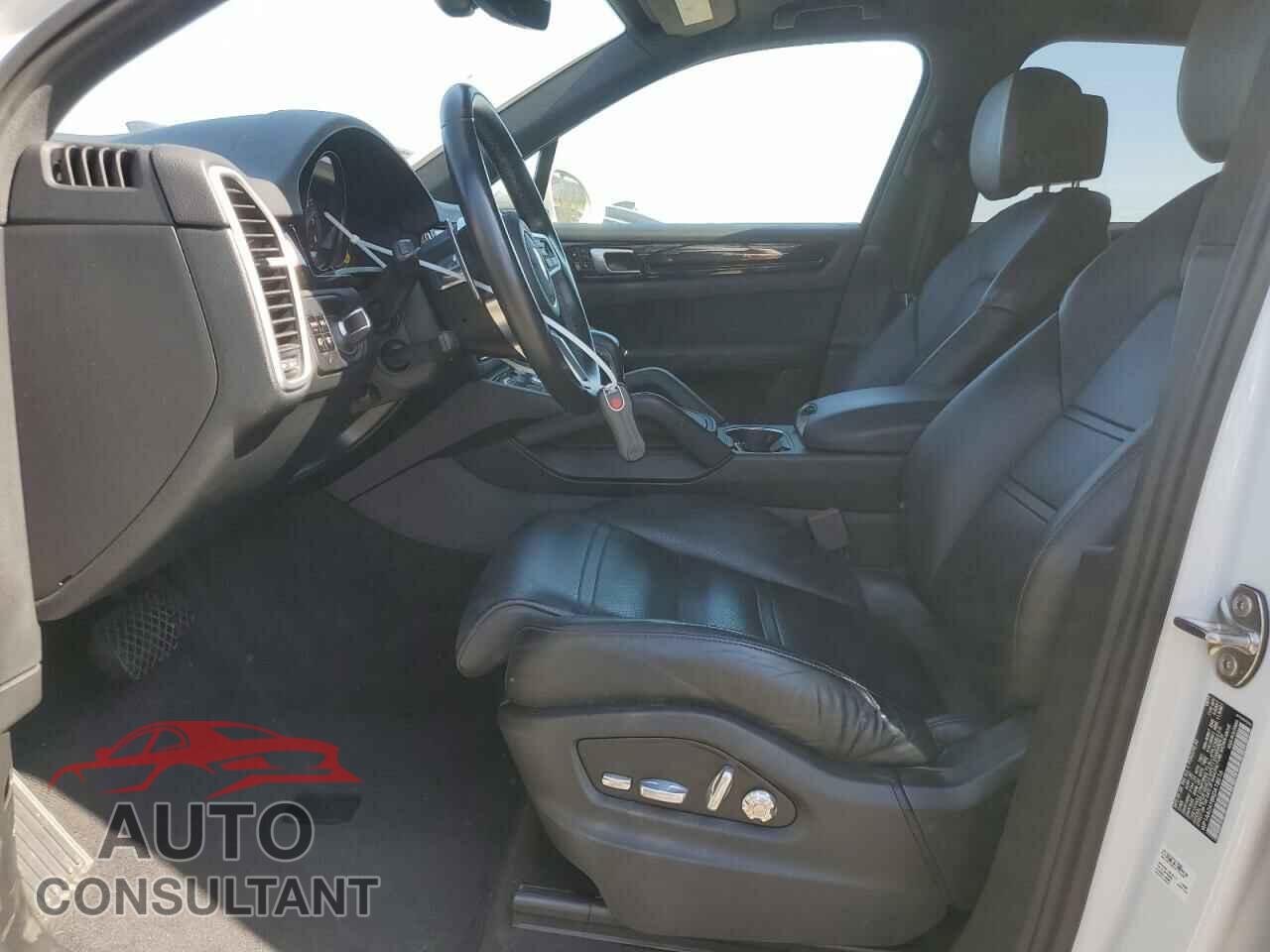 PORSCHE CAYENNE 2019 - WP1AA2AY8KDA18516