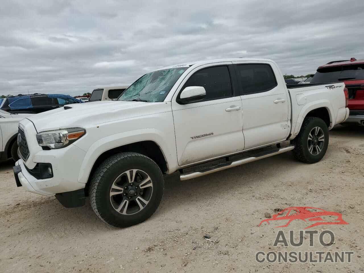 TOYOTA TACOMA 2018 - 5TFAZ5CNXJX065932