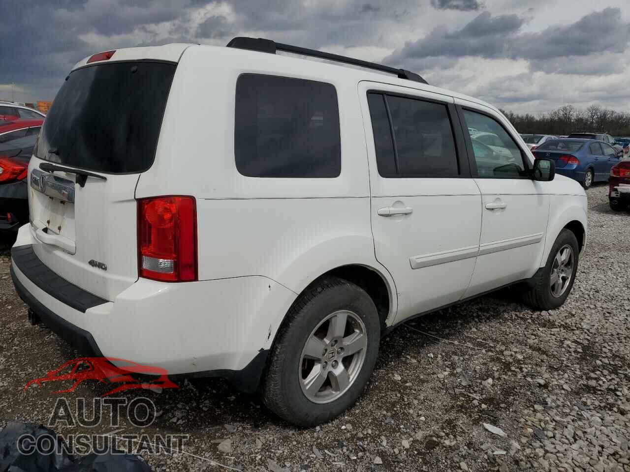 HONDA PILOT 2011 - 5FNYF4H51BB050032