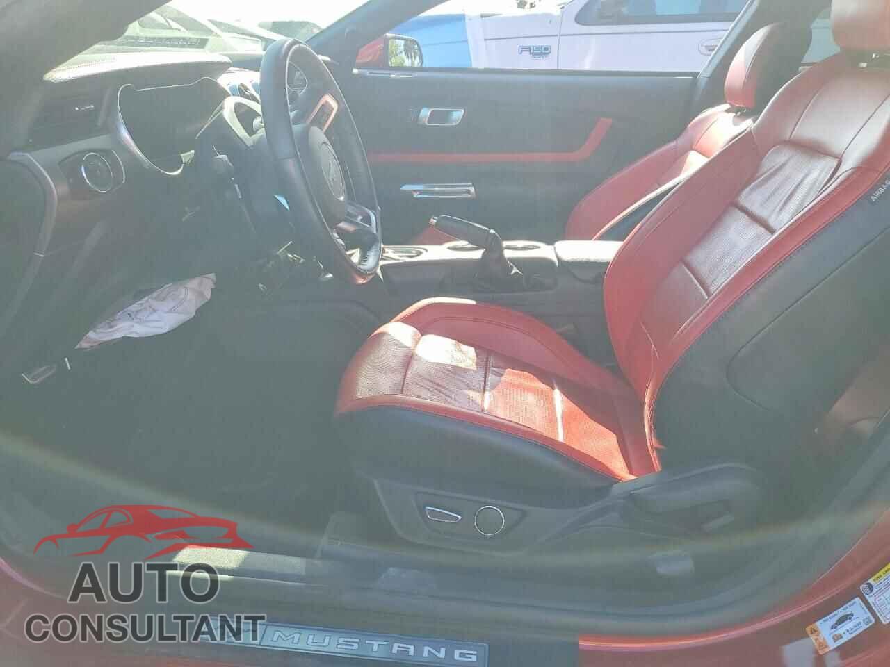FORD MUSTANG 2019 - 1FA6P8CF1K5205357