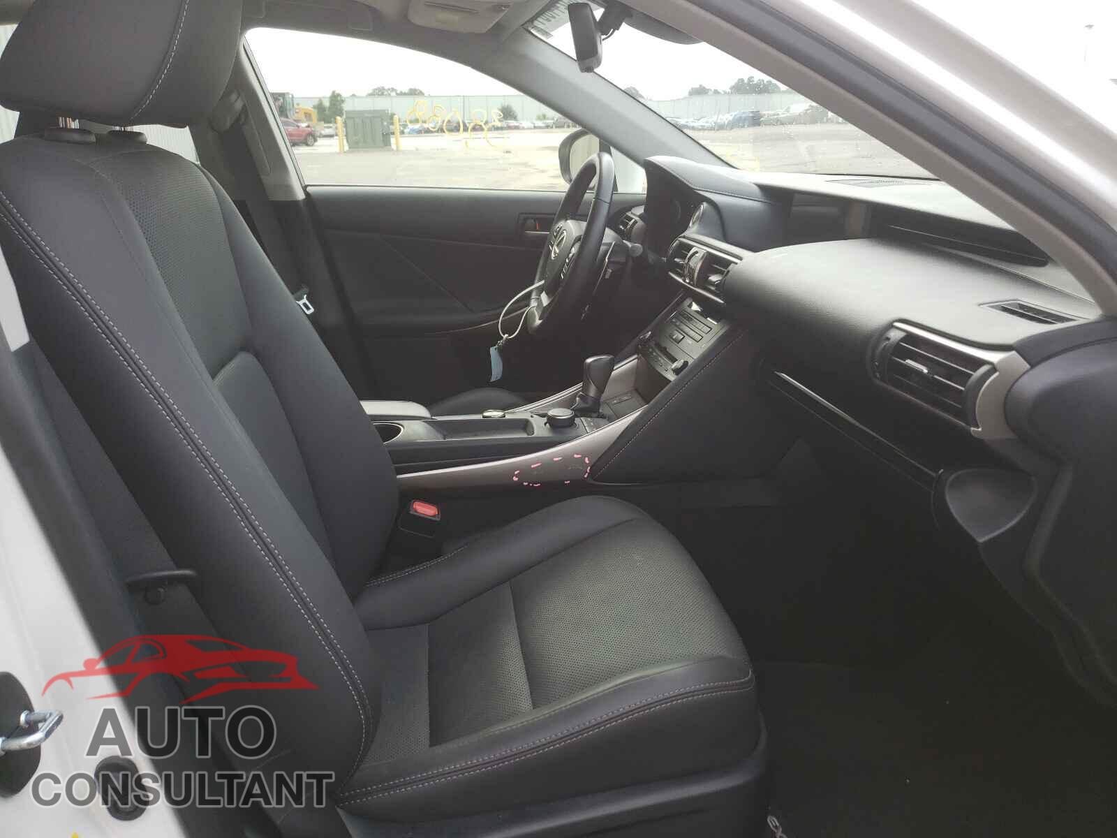 LEXUS IS 2018 - JTHBA1D24J5072376