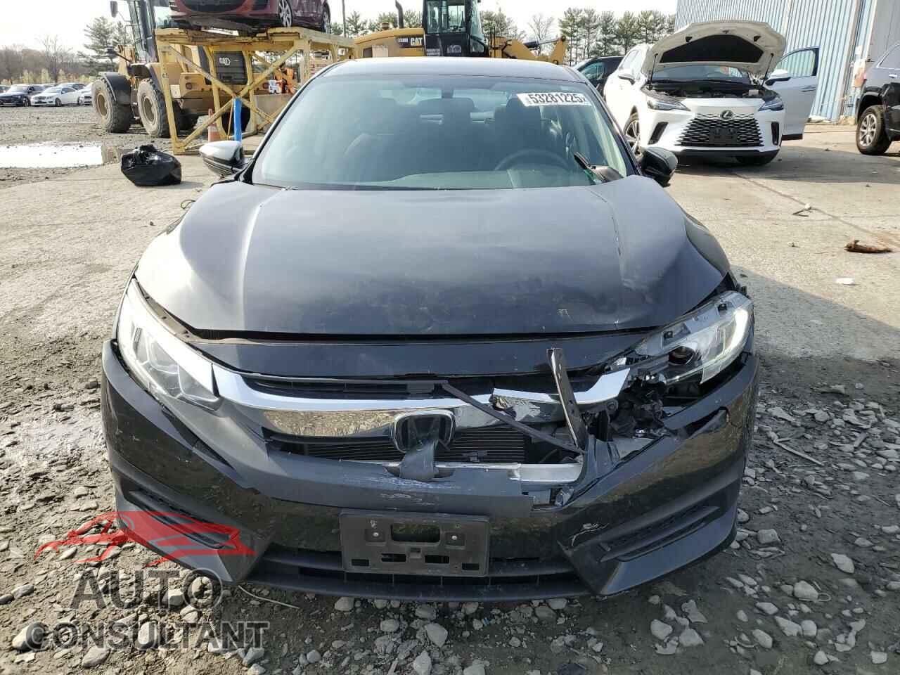 HONDA CIVIC 2018 - 2HGFC2F55JH558246