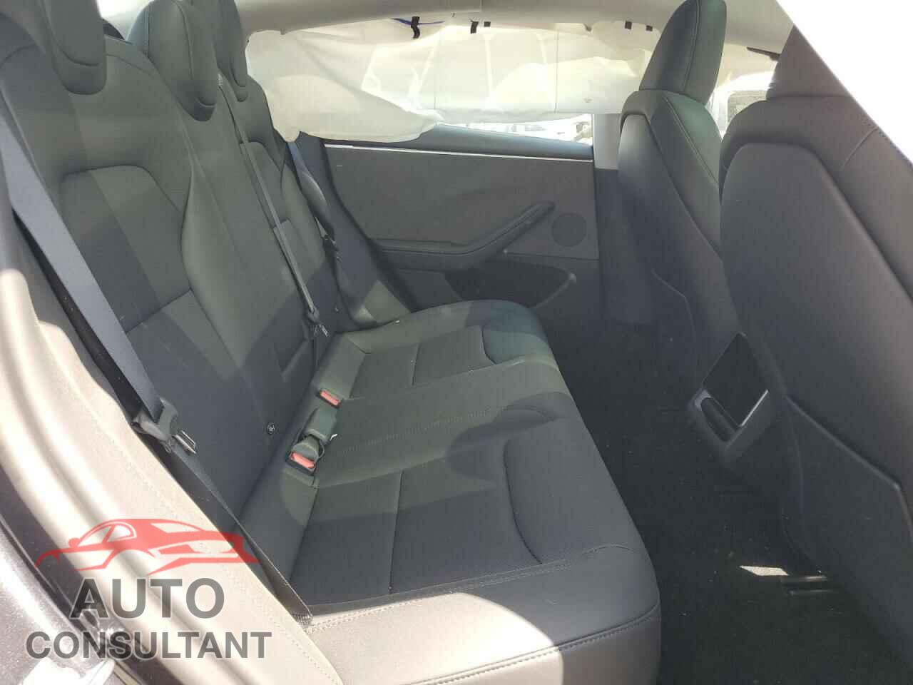 TESLA MODEL 3 2024 - 5YJ3E1EA2RF864875