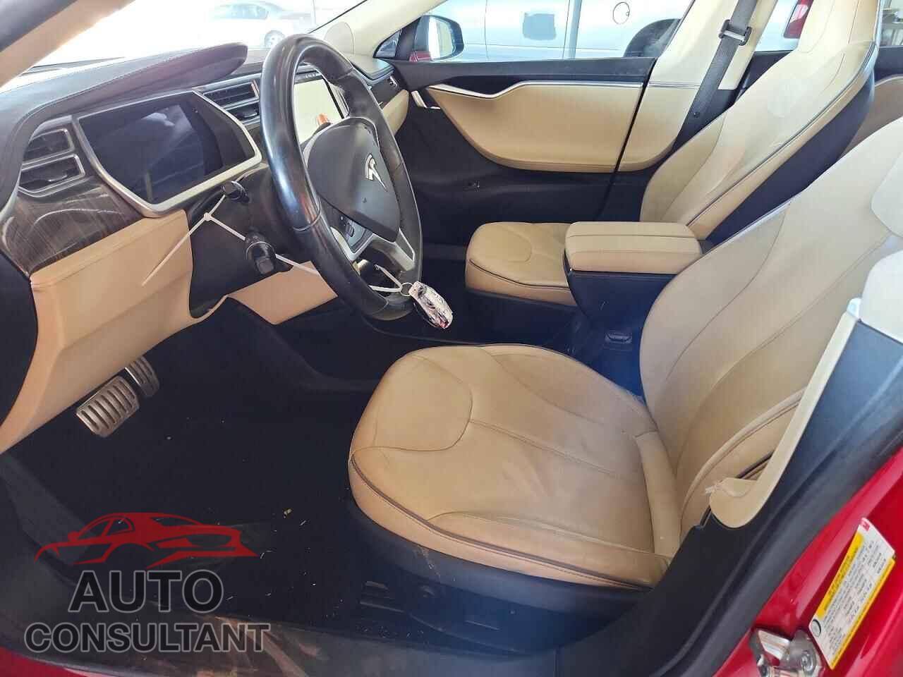TESLA MODEL S 2013 - 5YJSA1CP5DFP20082