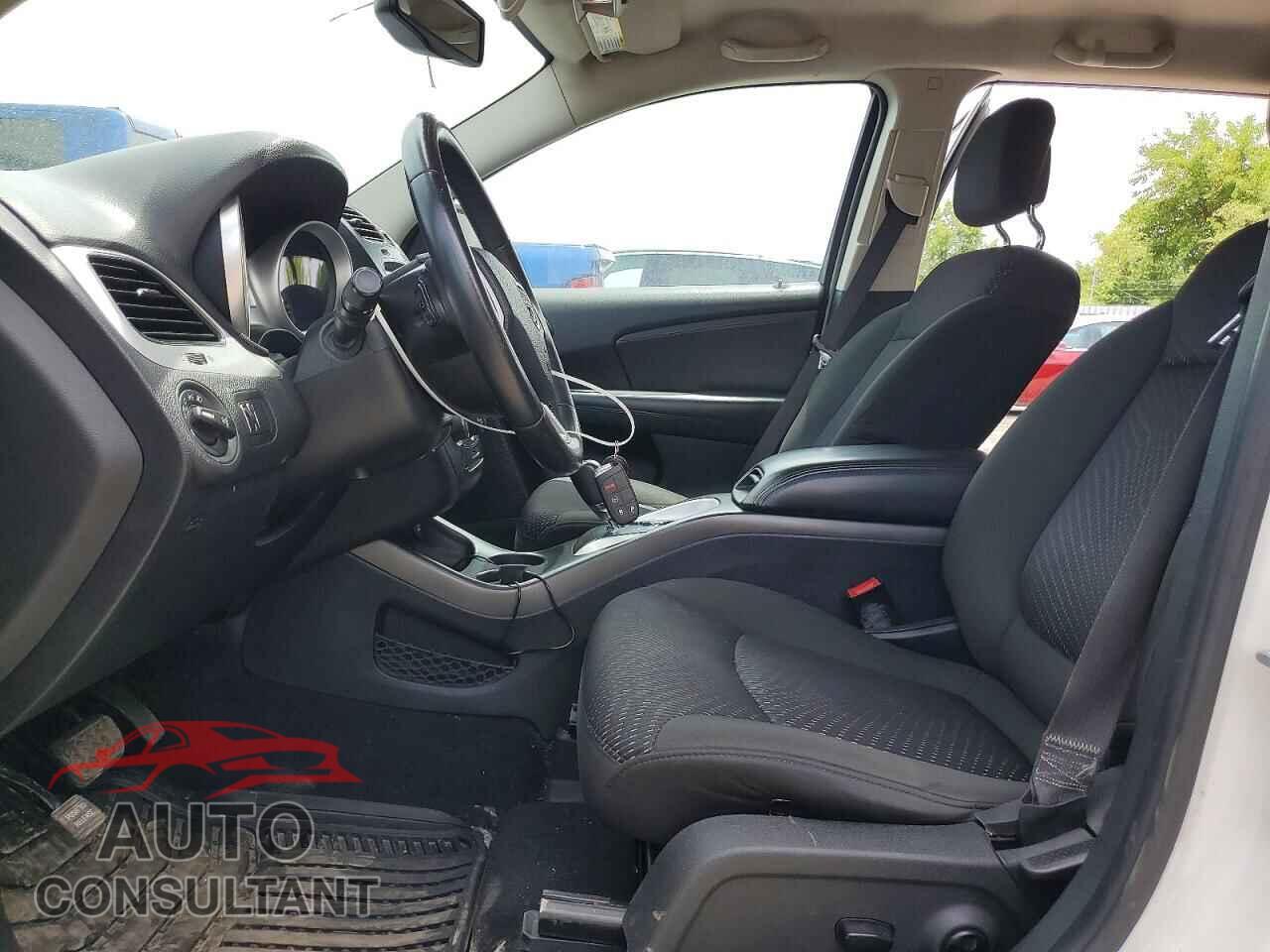 DODGE JOURNEY 2017 - 3C4PDCCGXHT670604