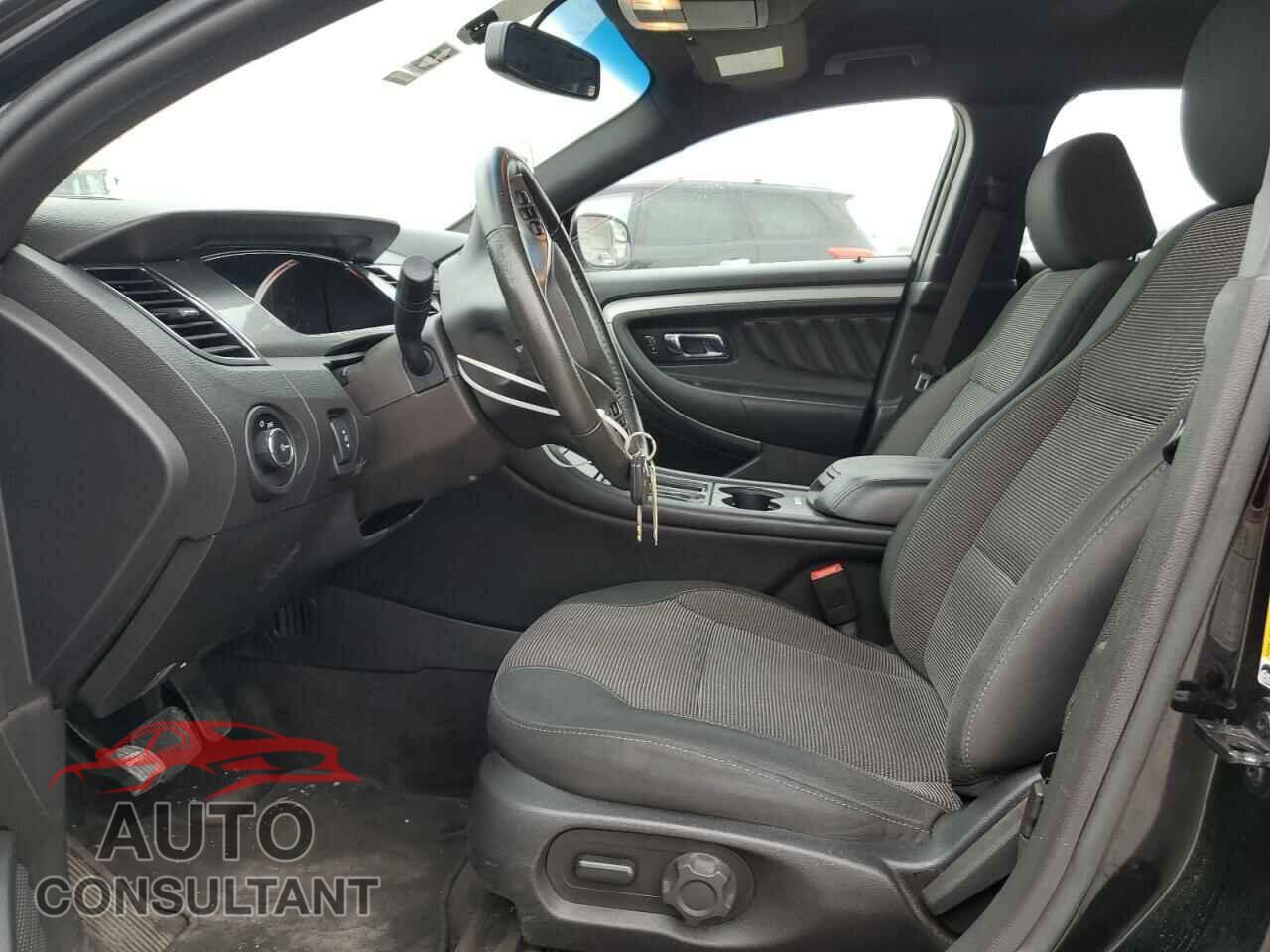 FORD TAURUS 2018 - 1FAHP2E89JG113825