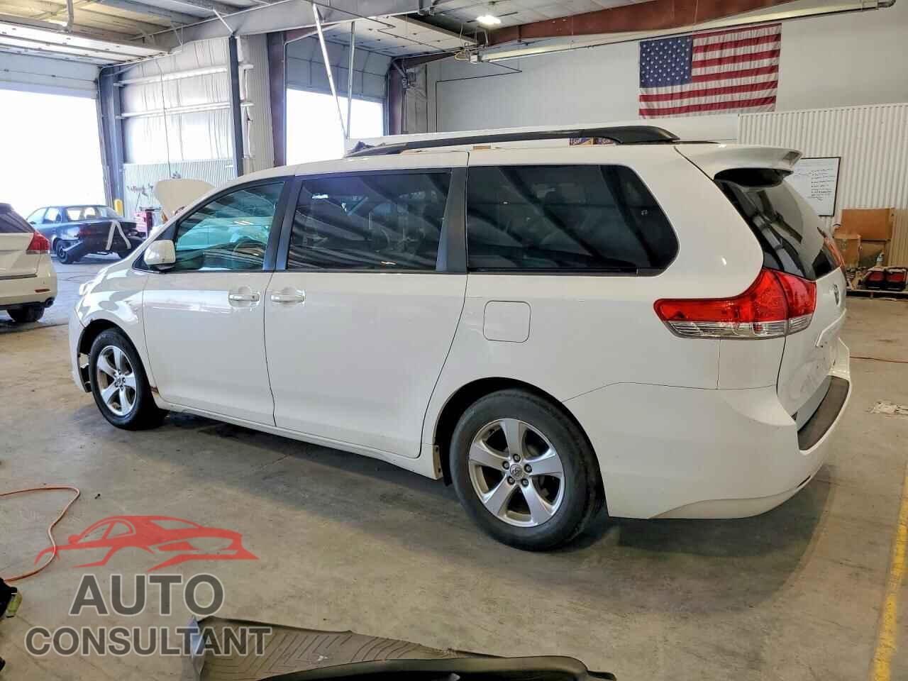 TOYOTA SIENNA 2013 - 5TDKK3DC8DS338791