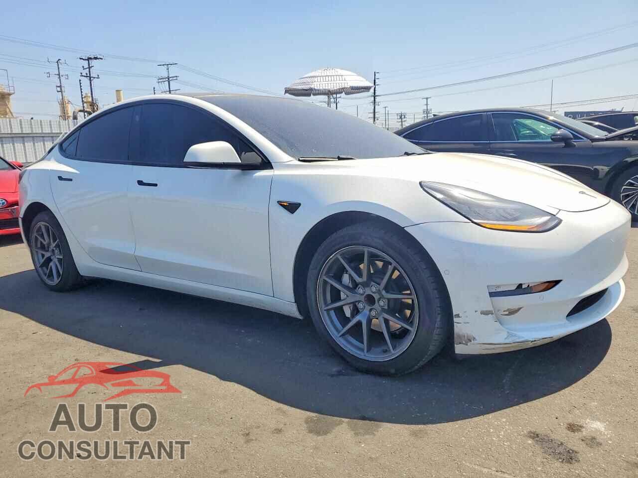 TESLA MODEL 3 2021 - 5YJ3E1EA5MF858819