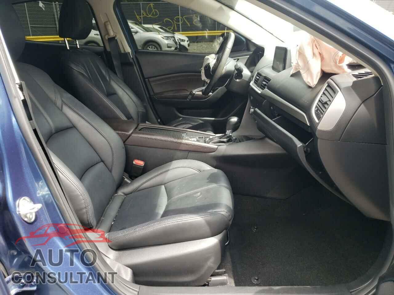 MAZDA 3 2017 - 3MZBN1L35HM129900