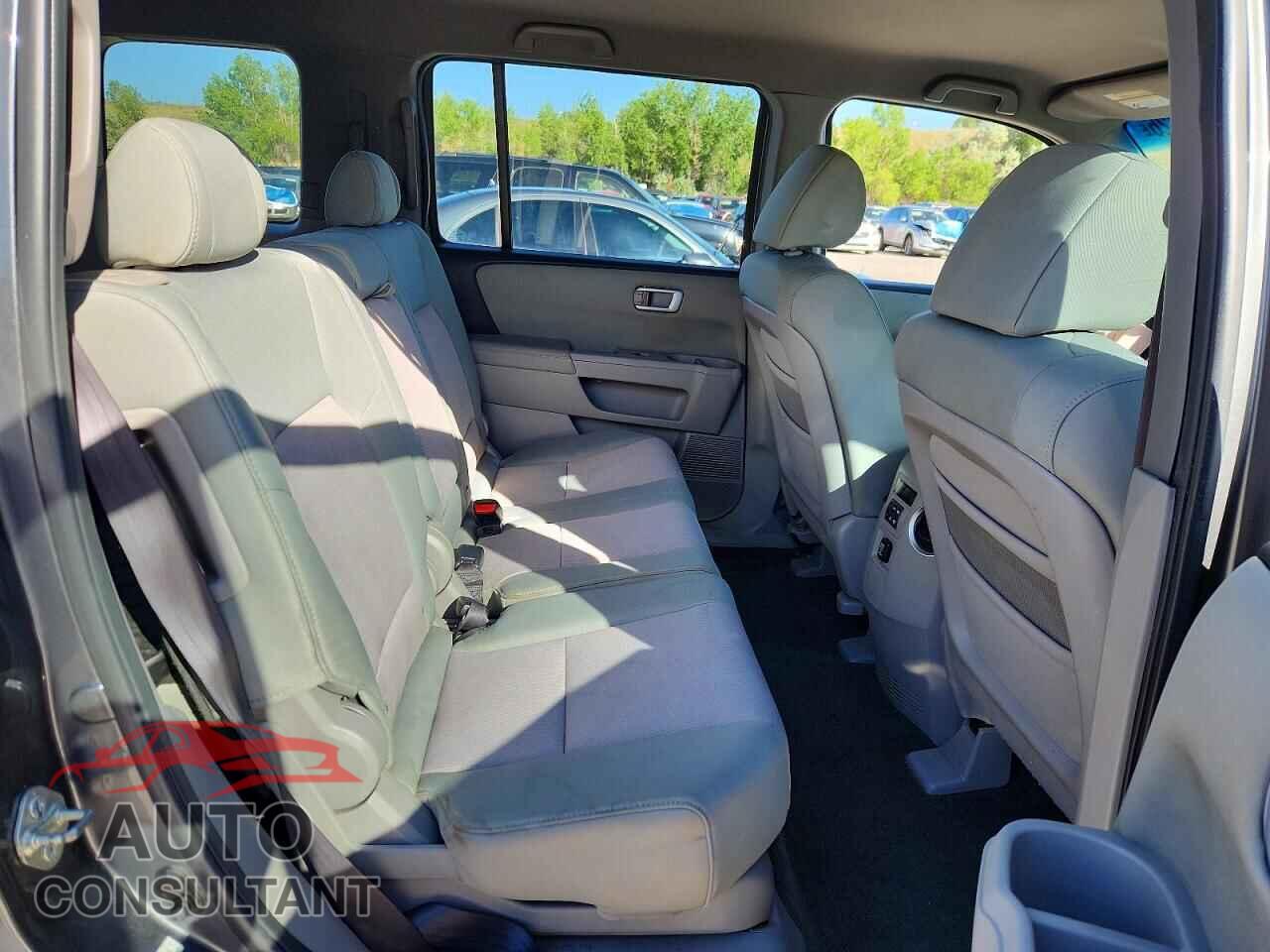 HONDA PILOT 2010 - 5FNYF4H47AB031538