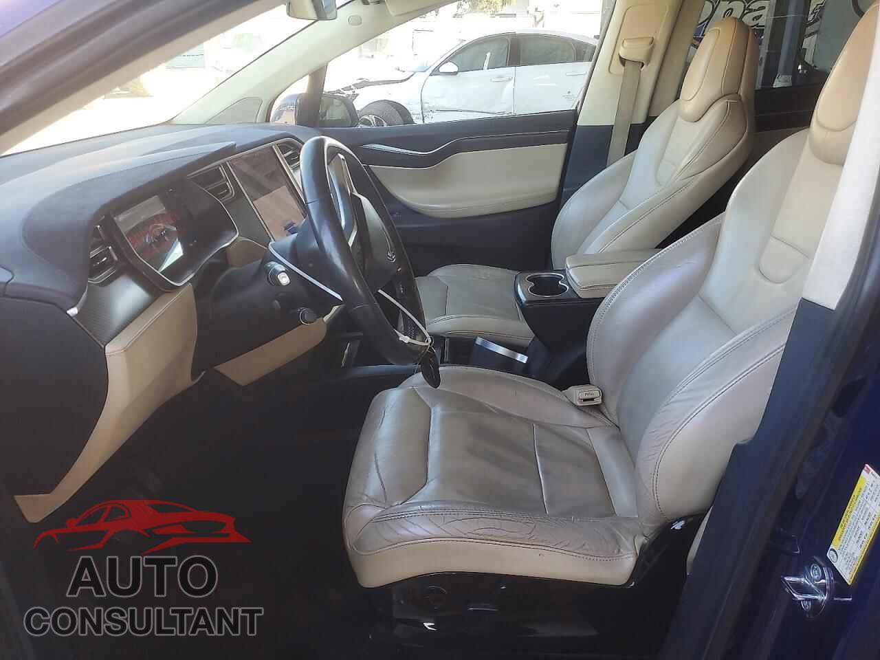 TESLA MODEL X 2017 - 5YJXCAE26HF044314