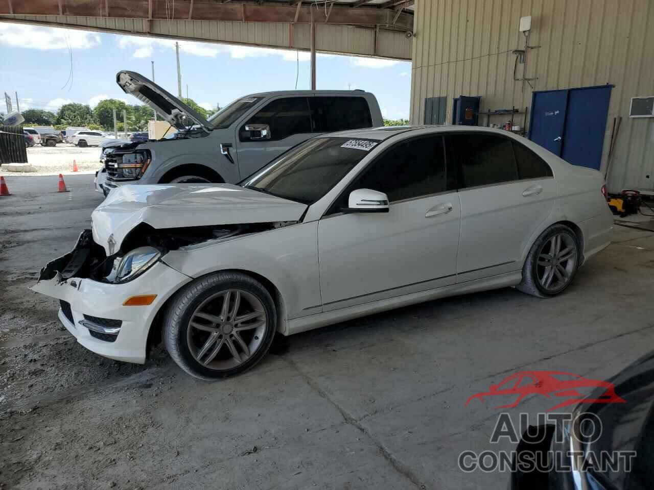 MERCEDES-BENZ C-CLASS 2013 - WDDGF4HB3DR292874