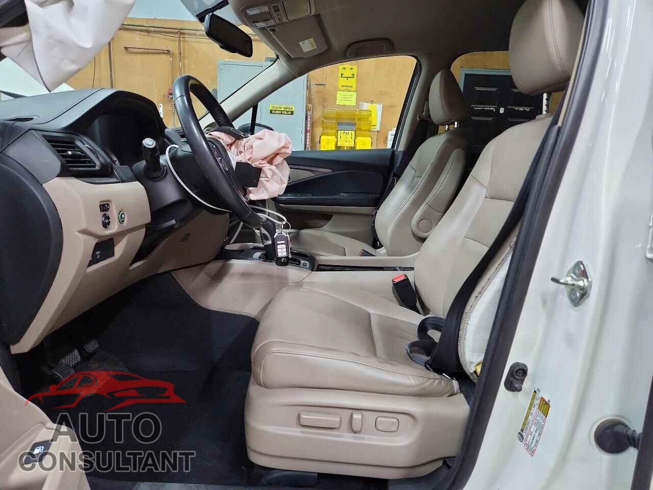 HONDA RIDGELINE 2017 - 5FPYK3F6XHB030847