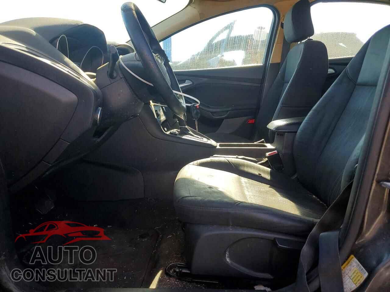 FORD FOCUS 2015 - 1FADP3F25FL358103