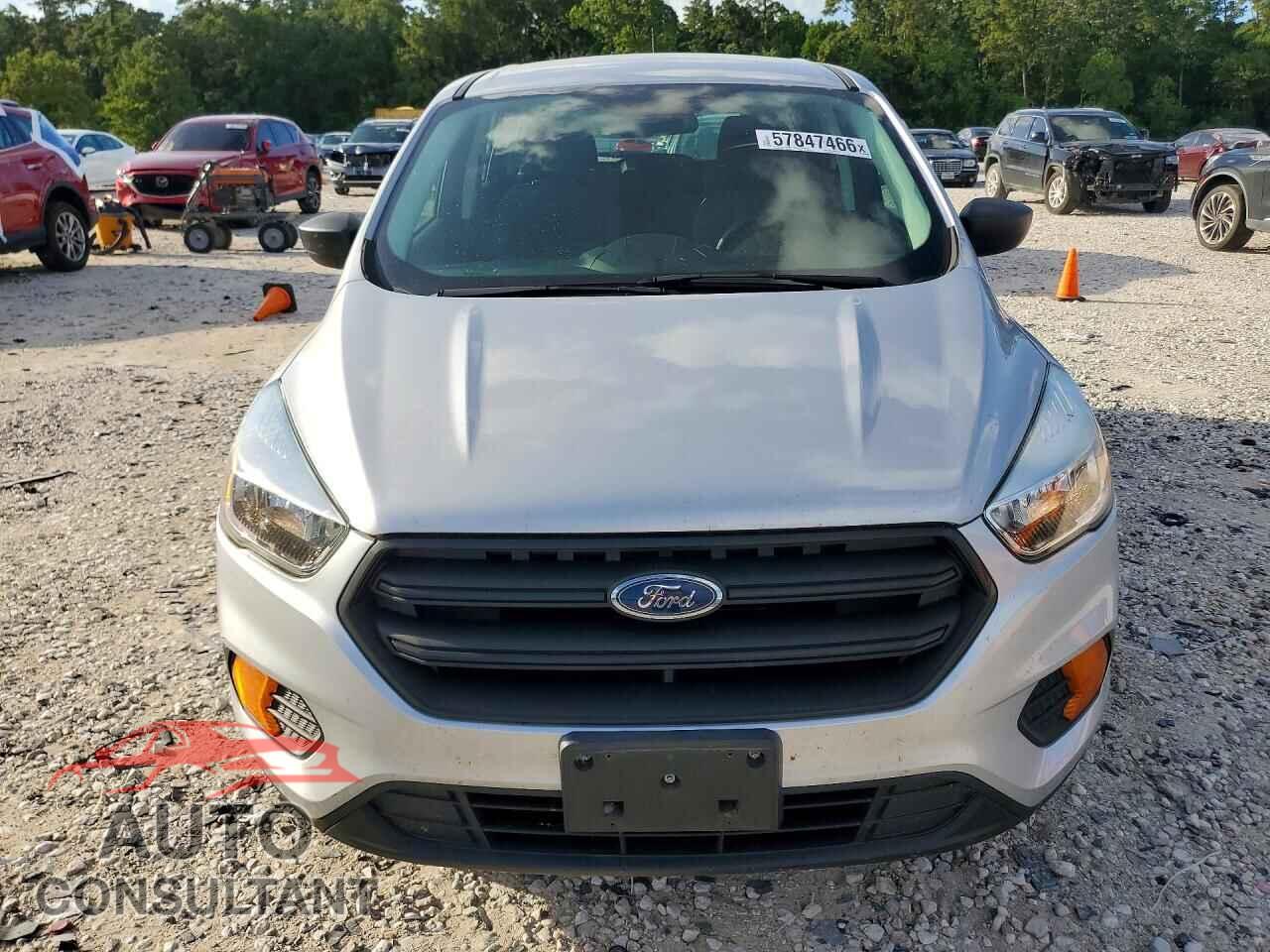 FORD ESCAPE 2017 - 1FMCU0F75HUB66343