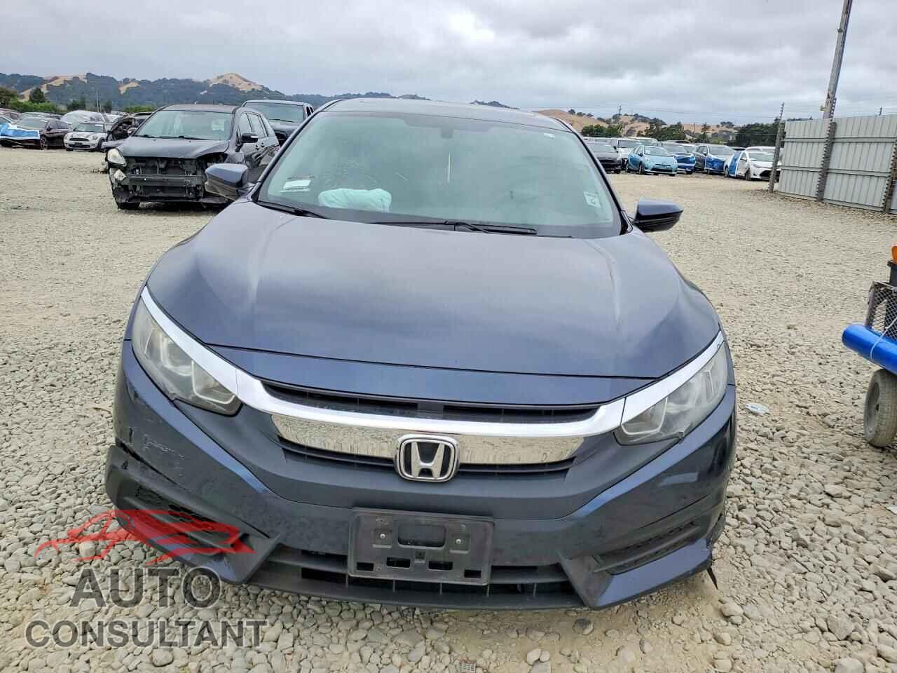 HONDA CIVIC 2018 - 2HGFC2F78JH524237