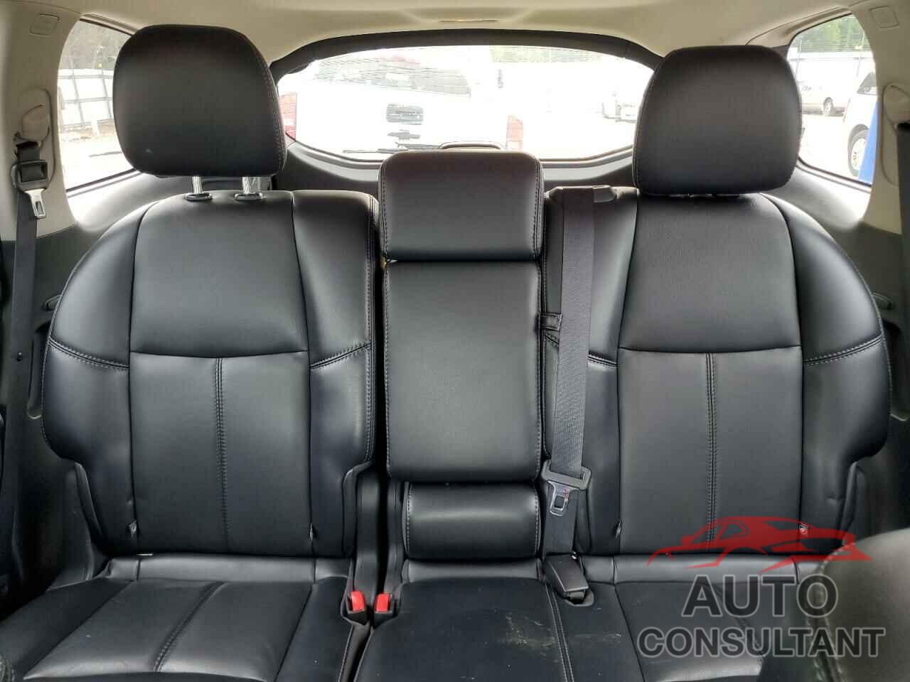 NISSAN PATHFINDER 2017 - 5N1DR2MN3HC676649