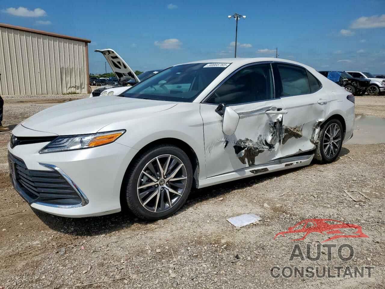 TOYOTA CAMRY 2023 - 4T1F11AK5PU131355