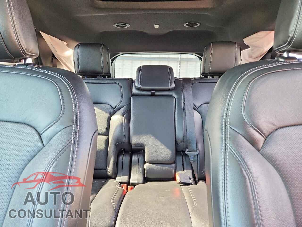 FORD EXPLORER 2018 - 1FM5K7FH5JGC65264