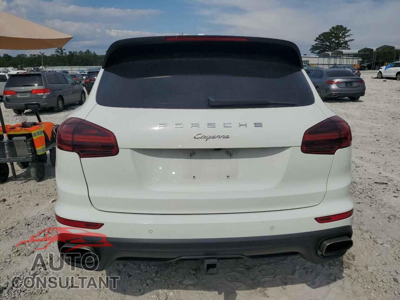 PORSCHE CAYENNE 2017 - WP1AA2A26HKA88225