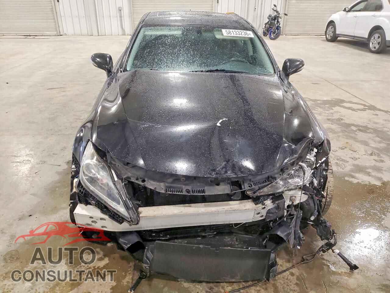 LEXUS IS 2011 - JTHCE5C2XB5001718