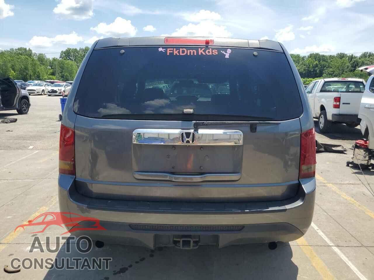 HONDA PILOT 2013 - 5FNYF3H22DB001795