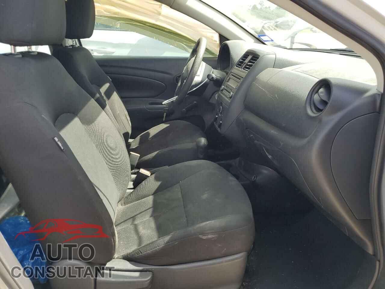 NISSAN VERSA 2018 - 3N1CN7AP1JL801630