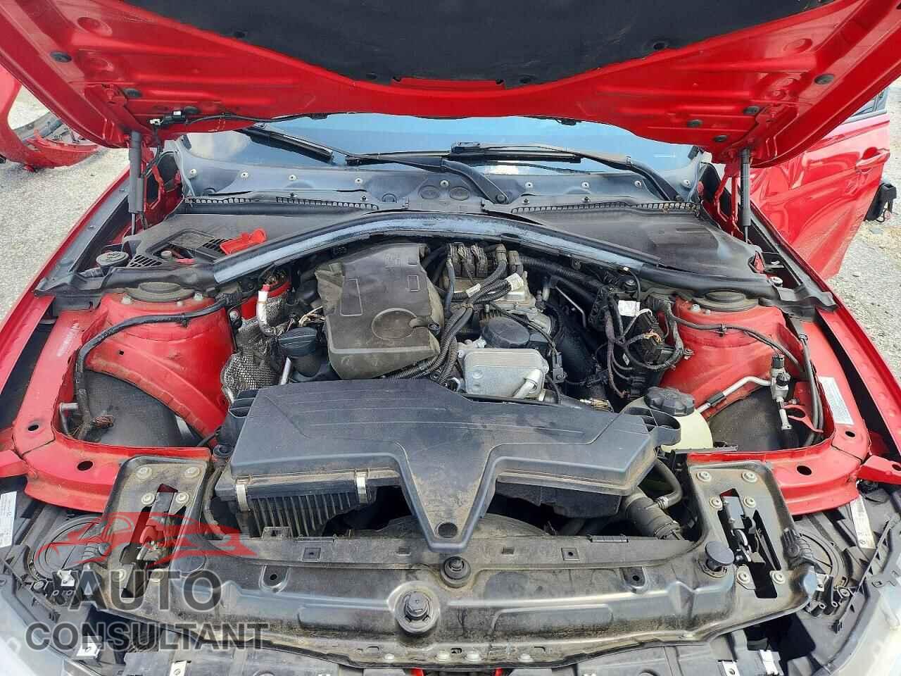 BMW 3 SERIES 2013 - WBA3A5G50DNP25323