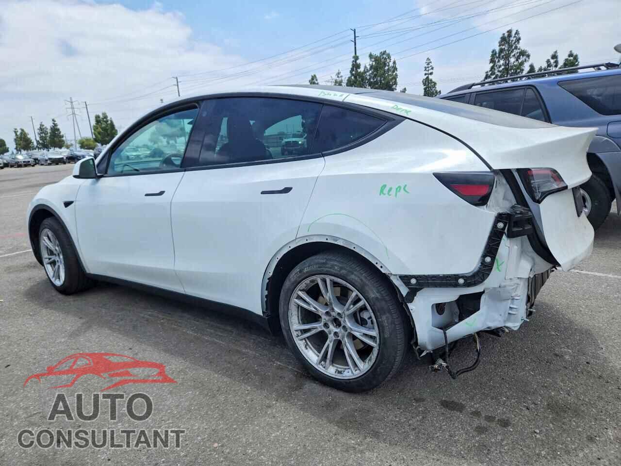 TESLA MODEL Y 2023 - 7SAYGAEE2PF584411
