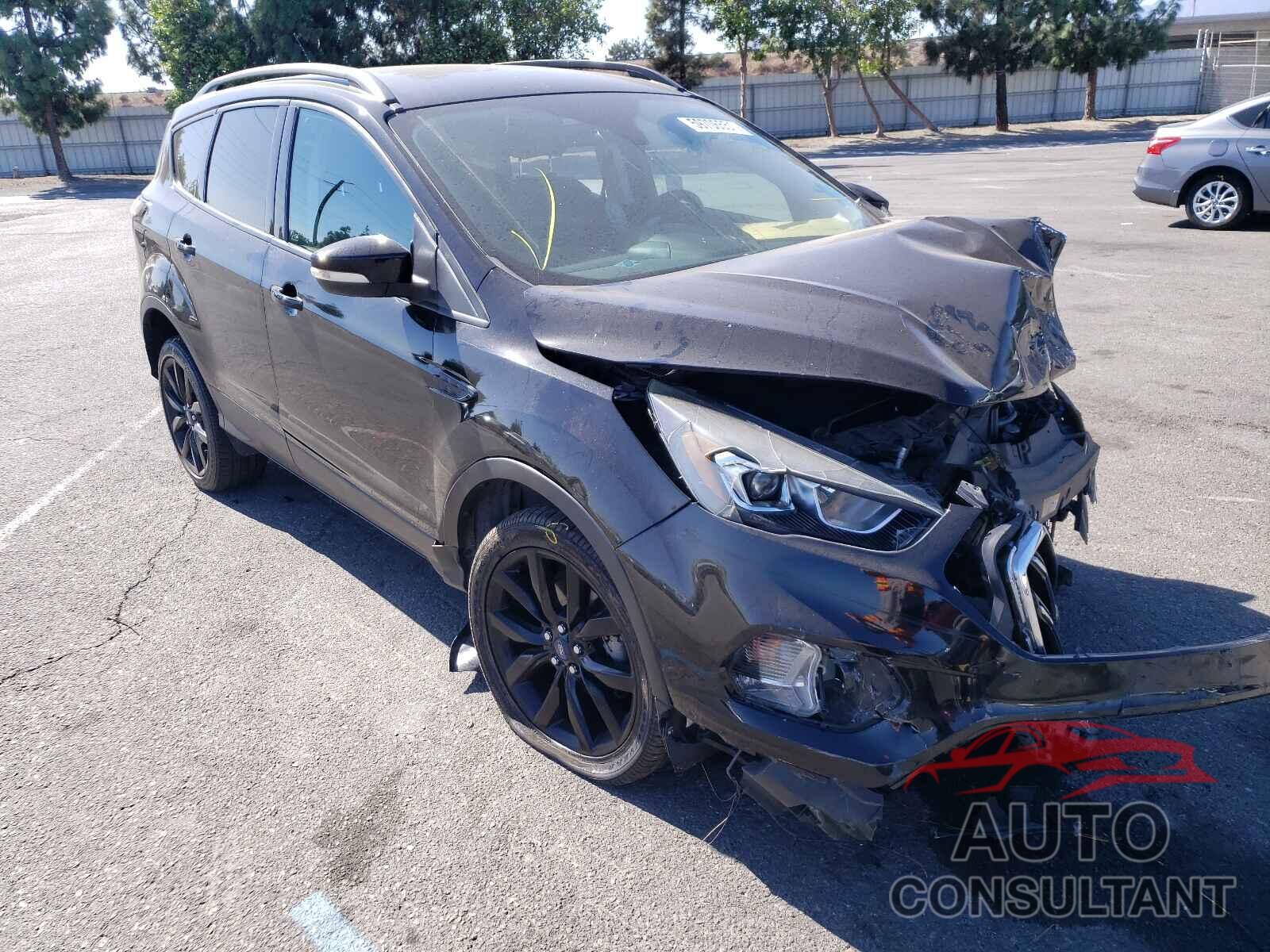 FORD ESCAPE 2017 - 1FMCU0JD6HUC11335