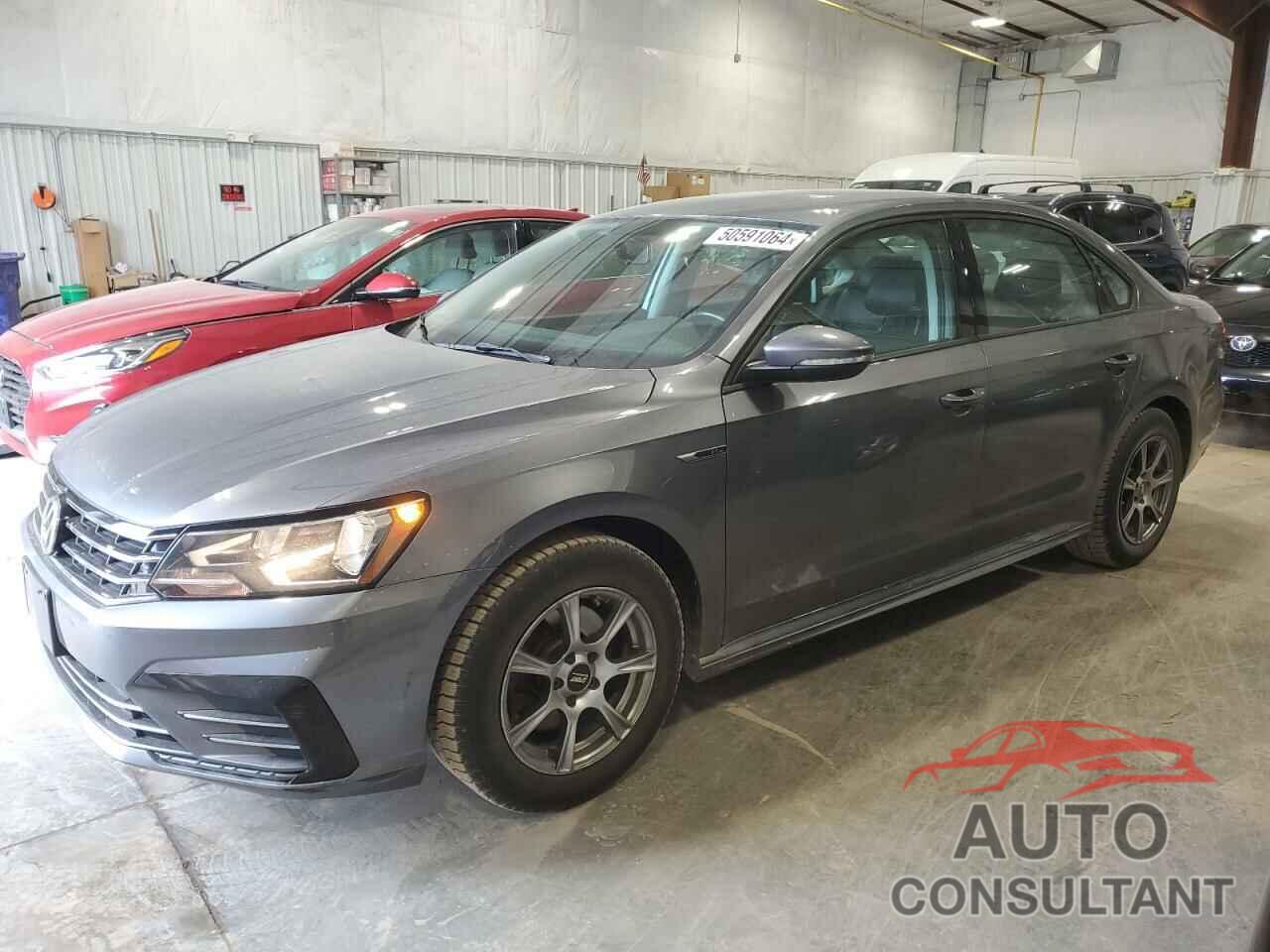 VOLKSWAGEN PASSAT 2018 - 1VWAA7A38JC012493