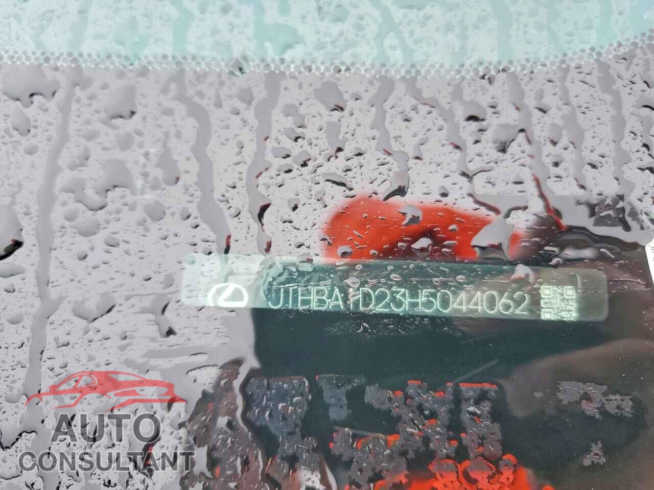 LEXUS IS 2017 - JTHBA1D23H5044062