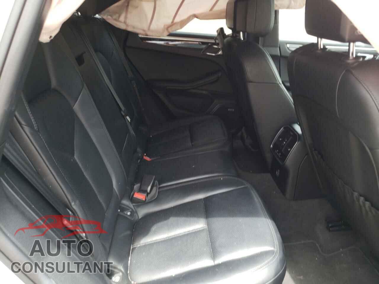PORSCHE MACAN 2018 - WP1AA2A51JLB01182